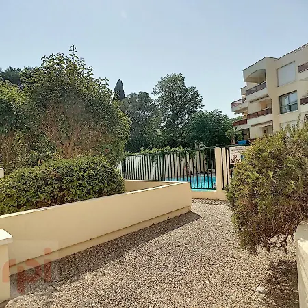 Golfe Juan 2p Rdj Piscine Proche Plages Apartment *